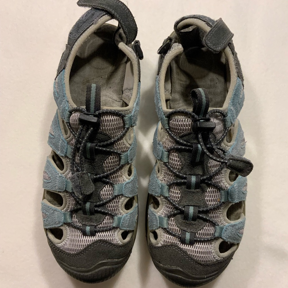 Khombu Women’s Blue/Gray River/Hiking Sandals 10M Velcro Black Closure